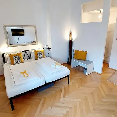 Homelystay - Downtown App Apartamento *