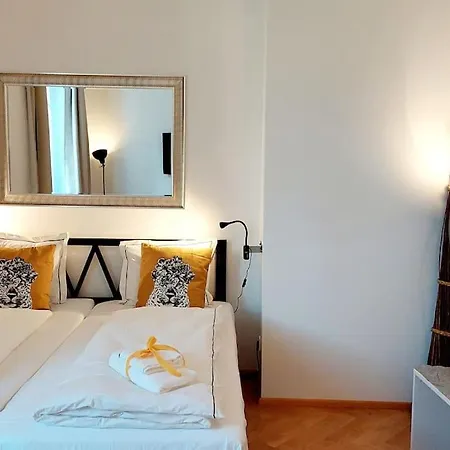 Homelystay - Downtown App