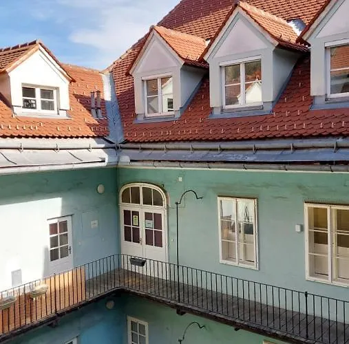 Homelystay - Downtown App Грац