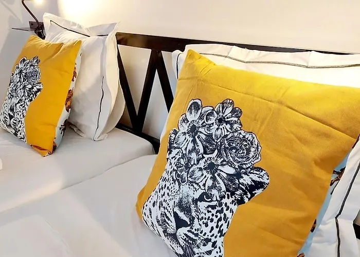 Homelystay - Downtown App Apartmán *