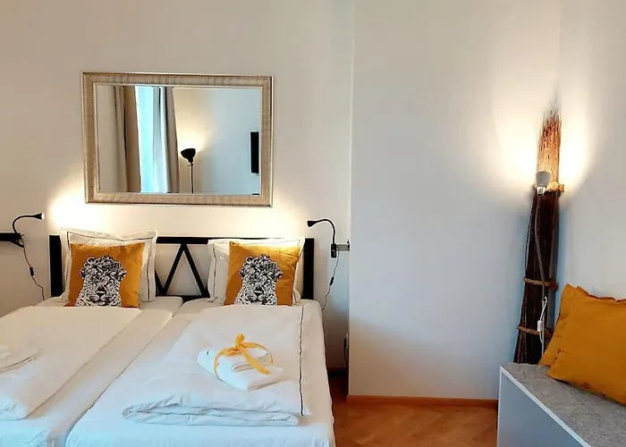 Homelystay - Downtown App