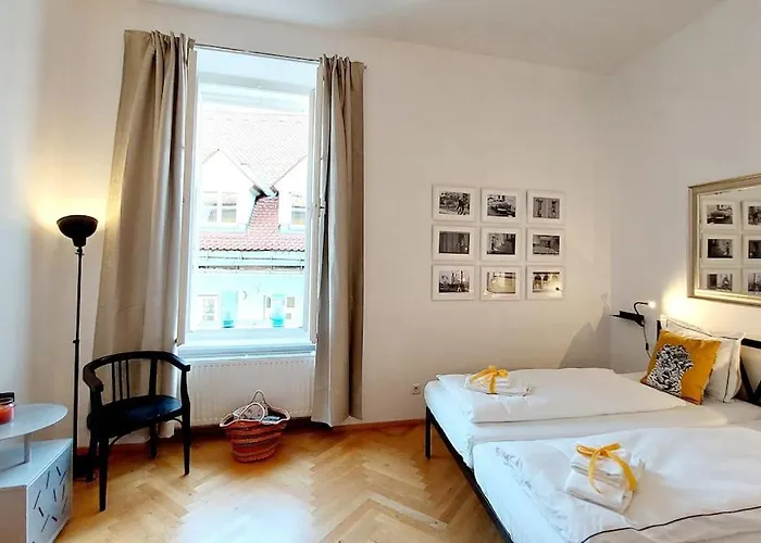 Homelystay - Downtown App Appartamento Graz